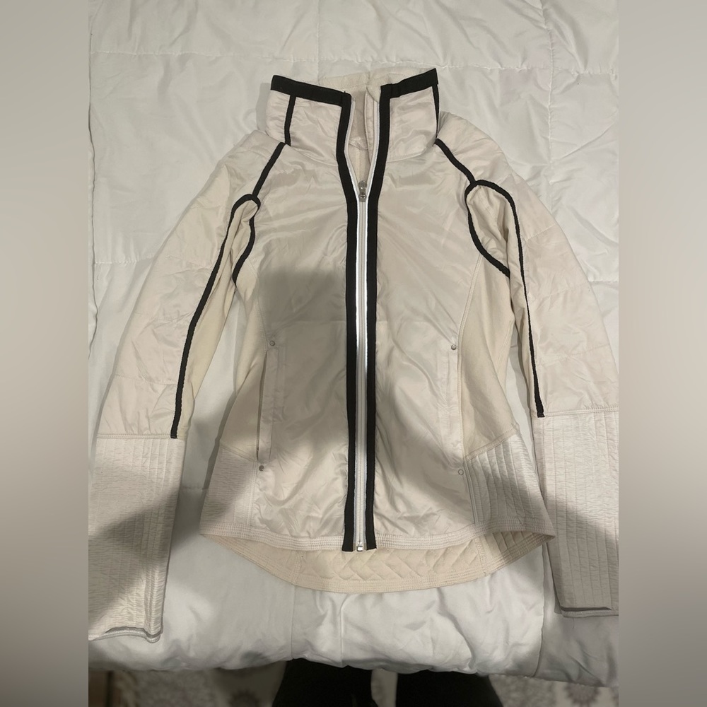 Lululemon Run: Bundle Up Jacket Polar Cream White Women size 6